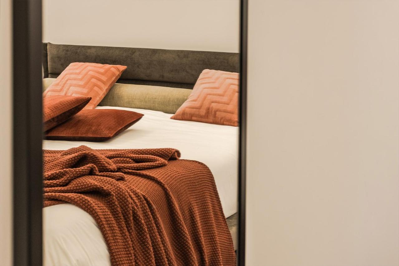 Viale Dei Lecci - Luxury Rooms フランカヴィッラ・フォンターナ エクステリア 写真