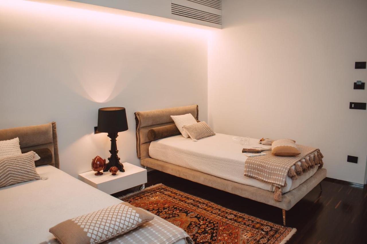 Viale Dei Lecci - Luxury Rooms フランカヴィッラ・フォンターナ エクステリア 写真